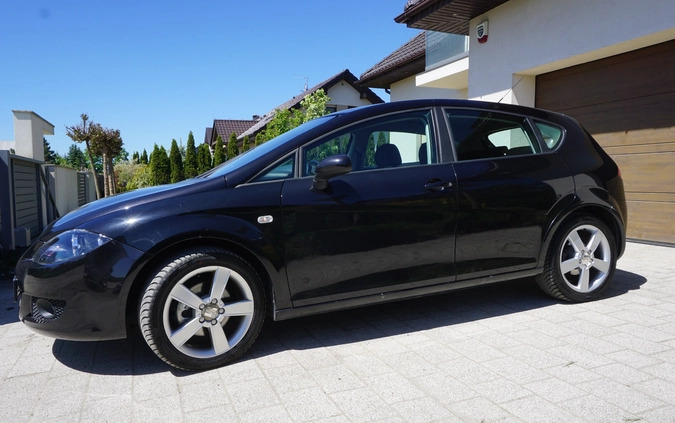 Seat Leon cena 12900 przebieg: 207000, rok produkcji 2005 z Żarów małe 379